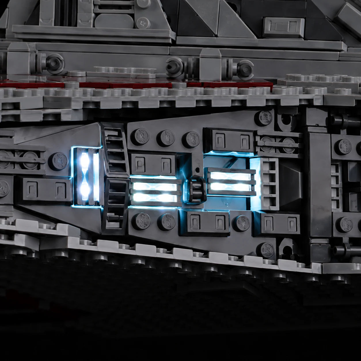 Light Kit for LEGO® Venator-Class Republic Attack Cruiser 75367 — cool white light through three side-hull panel groups