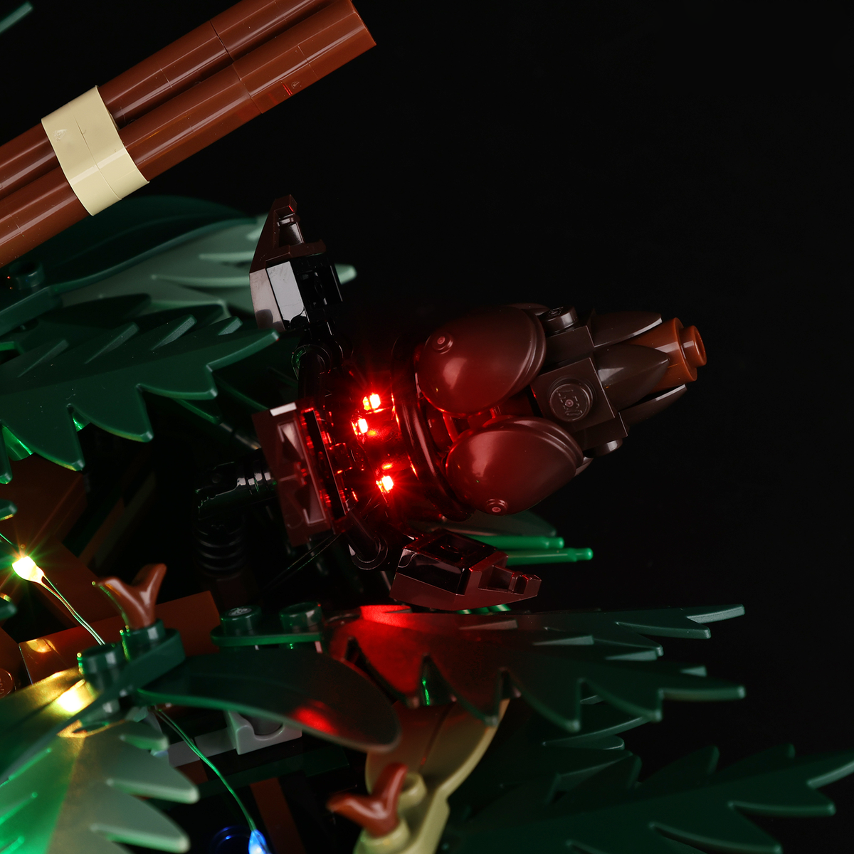 Light Kit for LEGO® Wreath 10340 - pinecone and foliage detail