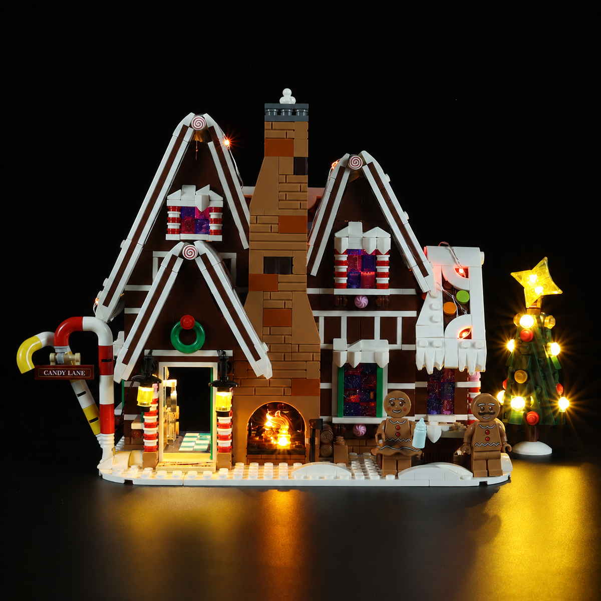 Original Classic lighting photograph of LEGO Gingerbread House10267; source frame for the Enhanced lighting visualization.