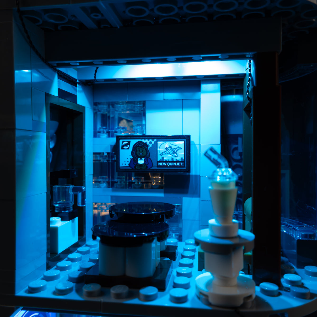 Lit control room screens with the Light Kit for LEGO® Avengers: Doomsday New Avengers Tower 76352