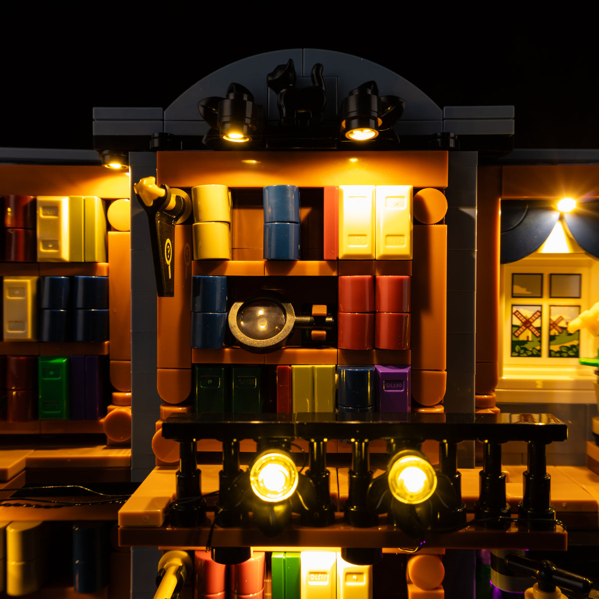 Illuminated LEGO Bookstore: Book Nook 11379 detail 12