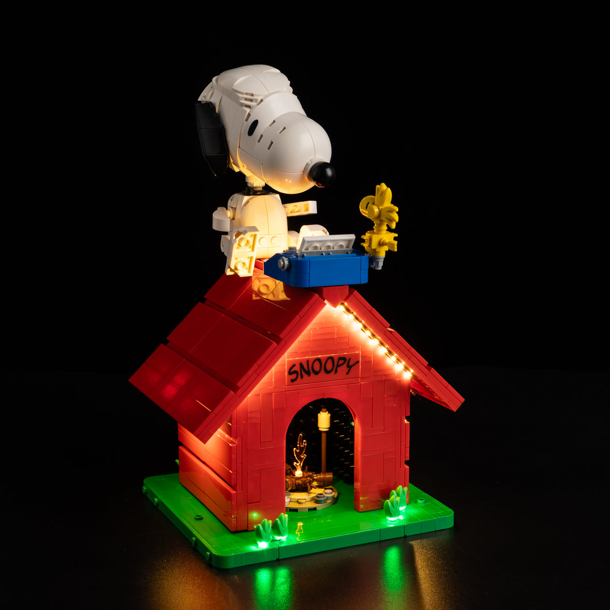 Light Kit for LEGO® Peanuts: Snoopy's Doghouse 21368