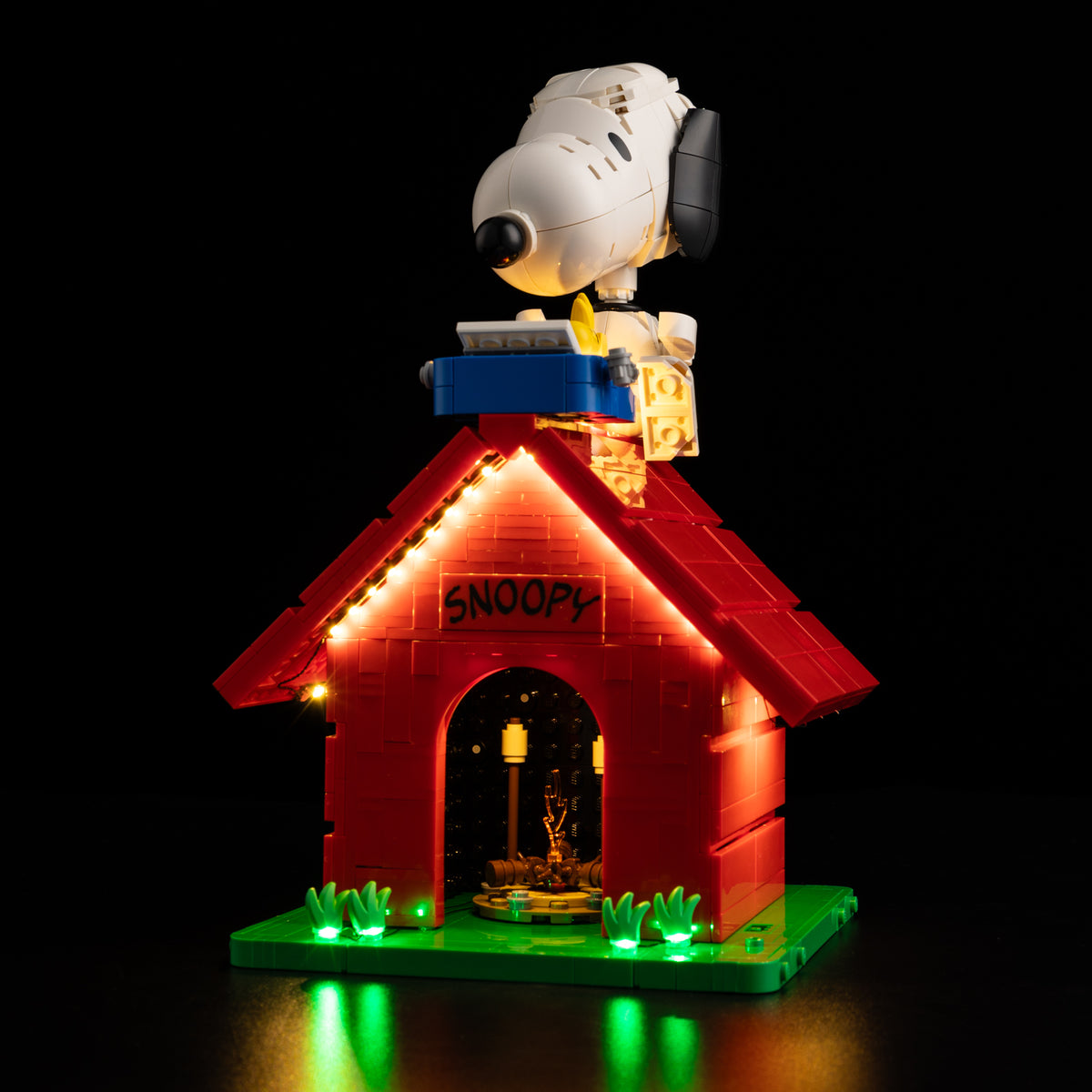 Light Kit for LEGO® Peanuts: Snoopy's Doghouse 21368