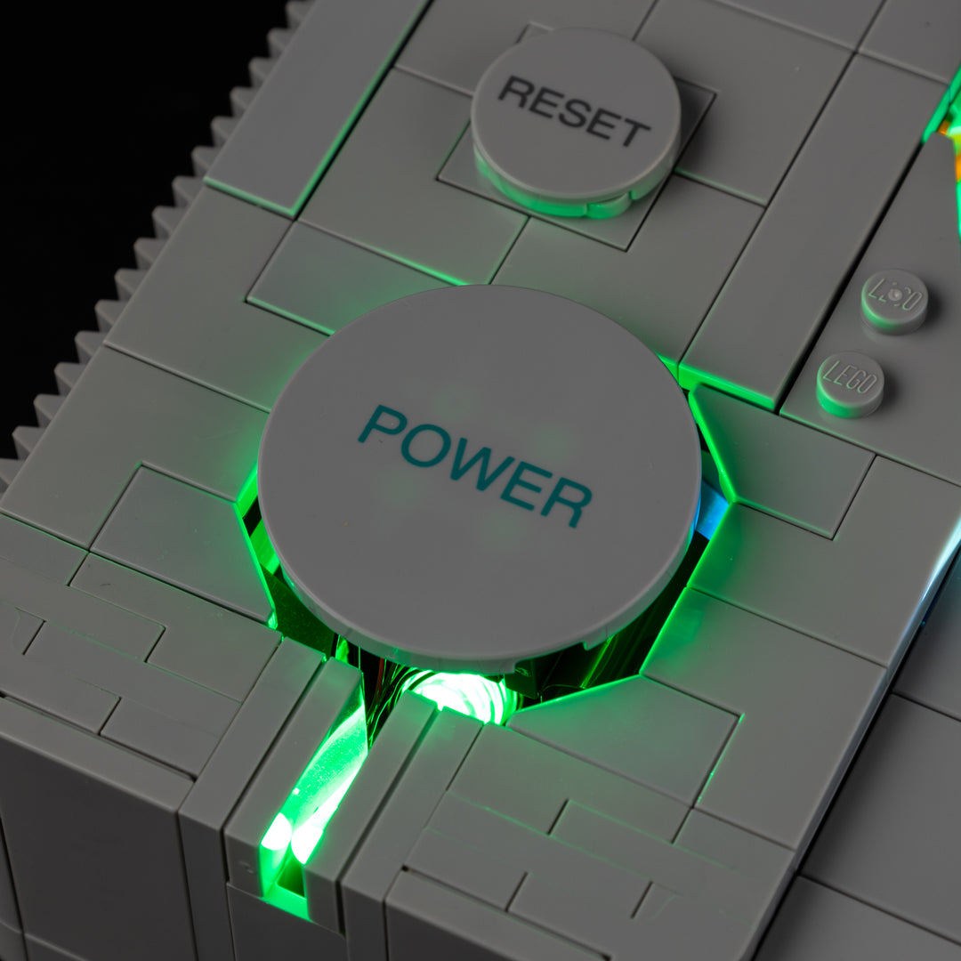 Glowing POWER button on the Light Kit for LEGO® PlayStation 72306