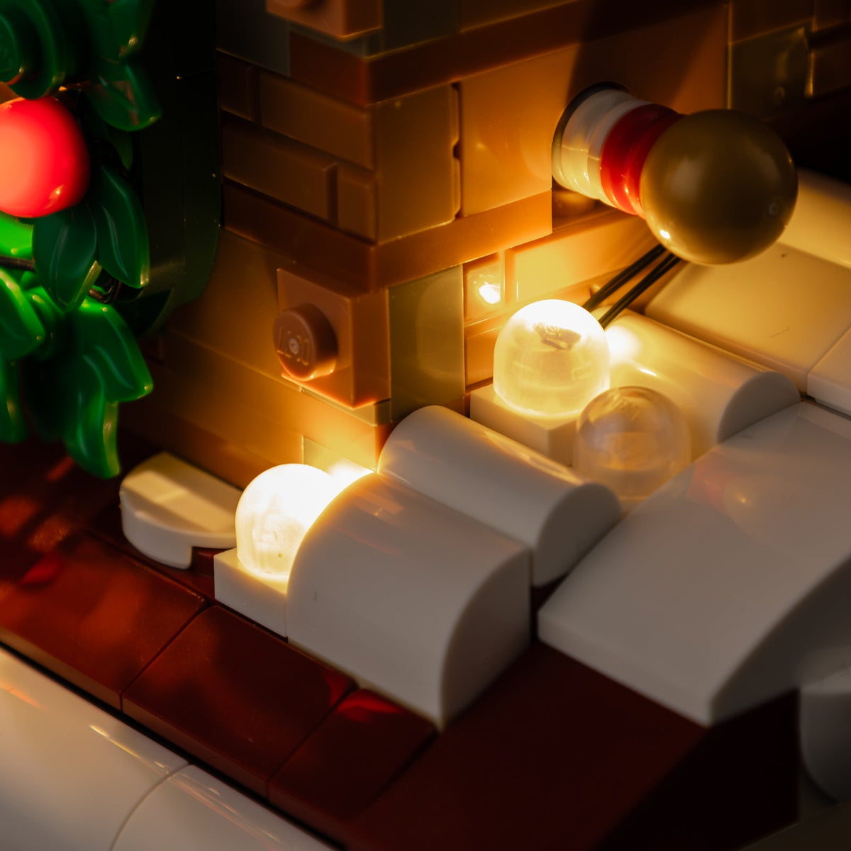 Illuminated LEGO Santa's Holiday Countdown 40874 view 10