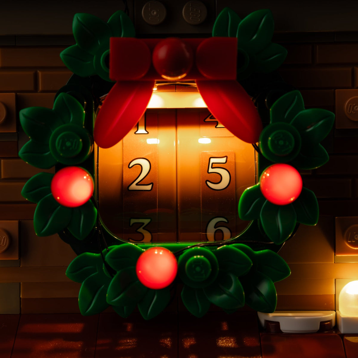 Illuminated LEGO Santa's Holiday Countdown 40874 view 8